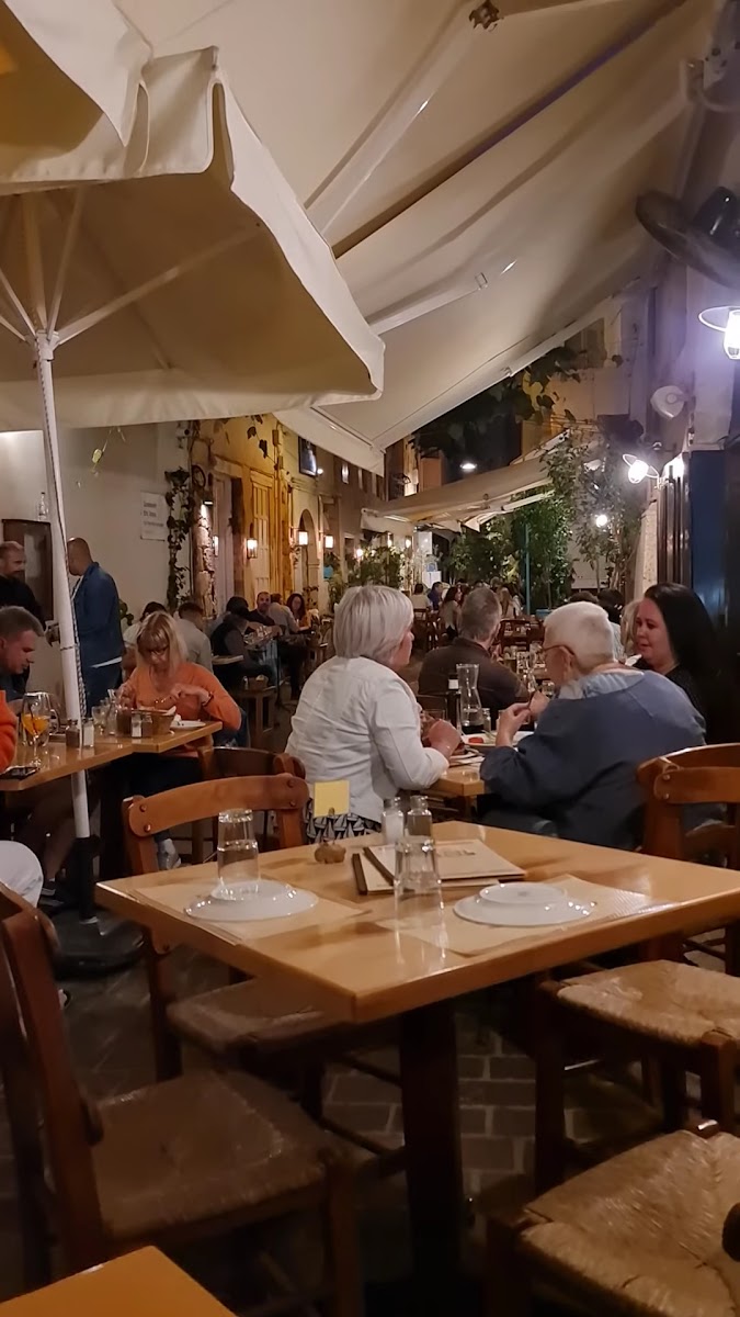 To Xani Restaurant-2